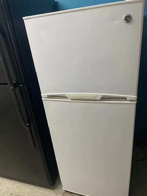 Réfrigérateur blanc 24'' GE