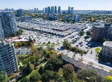 RARE FIND - Well- Priced 4 Bedroom Condo Townhouse - Scarborough - Photo 4