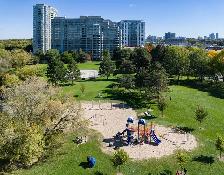 RARE FIND - Well- Priced 4 Bedroom Condo Townhouse - Scarborough - Photo 7