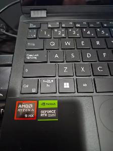 ASUS ProArt PX13 13.3 4kOLED Ryzen AI 9 HX 370 GTX4060 32GB 2TB - Photo 3