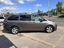 2013 Toyota Sienna LE FWD 3.5L V6 8 Seats One Owner No Accident - Photo 4