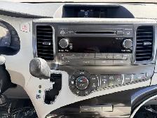 2013 Toyota Sienna LE FWD 3.5L V6 8 Seats One Owner No Accident - Photo 24