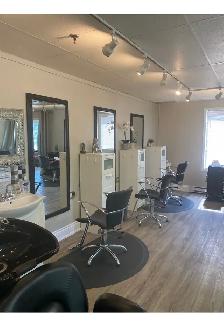 salon room for rent - Photo 2