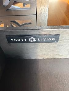 FREE bench with cushion and drawers - Photo 5