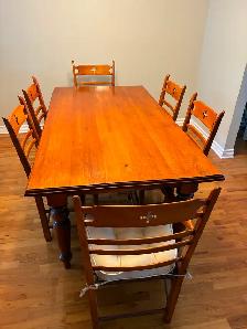 KITCHEN TABLE & 6 CHAIRS