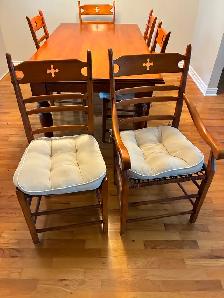 KITCHEN TABLE & 6 CHAIRS - Photo 2
