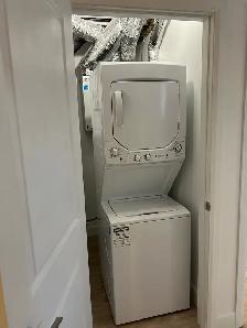 Modern 2 Bedroom Apartment - Newer Building   Parking Included - Photo 9