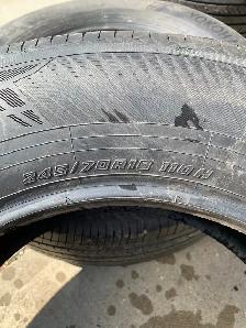 4 Yokohama all season tires 245/70/18. Tires are like new - Photo 4