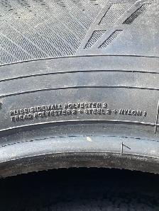 4 Yokohama all season tires 245/70/18. Tires are like new - Photo 5