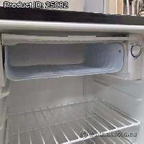 Sylvania Compact Mini Bar Garage Beer Fridge w/ Freezer Tray - Photo 4