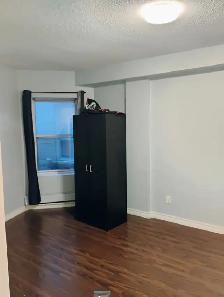 1 bedroom with deck  - Junction Toronto - Photo 2