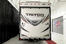 2016 Dutchmen Voltage Triton 3451 – 5th Wheel Toy Hauler. - Photo 5