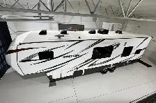 2016 Dutchmen Voltage Triton 3451 – 5th Wheel Toy Hauler. - Photo 8
