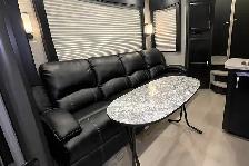 2016 Dutchmen Voltage Triton 3451 – 5th Wheel Toy Hauler. - Photo 17