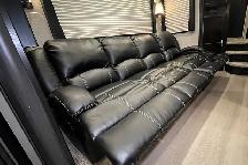 2016 Dutchmen Voltage Triton 3451 – 5th Wheel Toy Hauler. - Photo 18