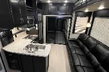 2016 Dutchmen Voltage Triton 3451 – 5th Wheel Toy Hauler. - Photo 41