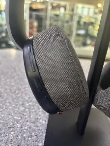 PS5 Pulse 3D Gaming Headset w Dongle - Photo 3