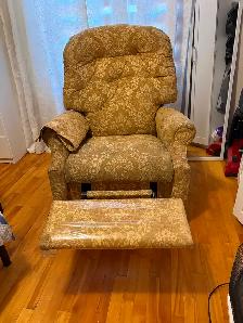Chaise berçante et inclinable manuellement