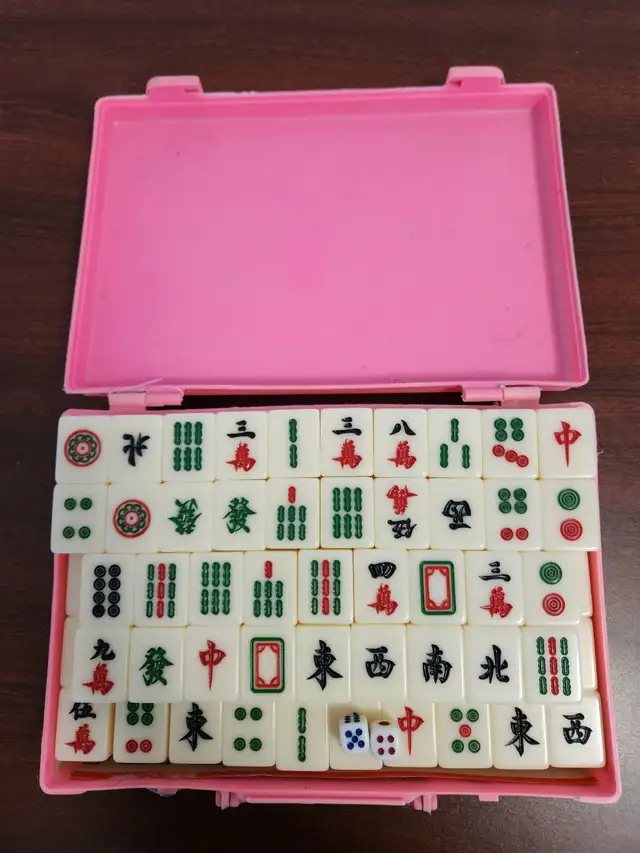A very new Mahjong set