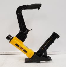 (9926099) DeWalt DWF12569 Flooring Stapler - Photo 2