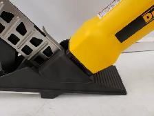(9926099) DeWalt DWF12569 Flooring Stapler - Photo 10