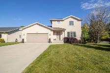 1560 Sq. Ft. Home in Steinbach.  MOVE IN READY!