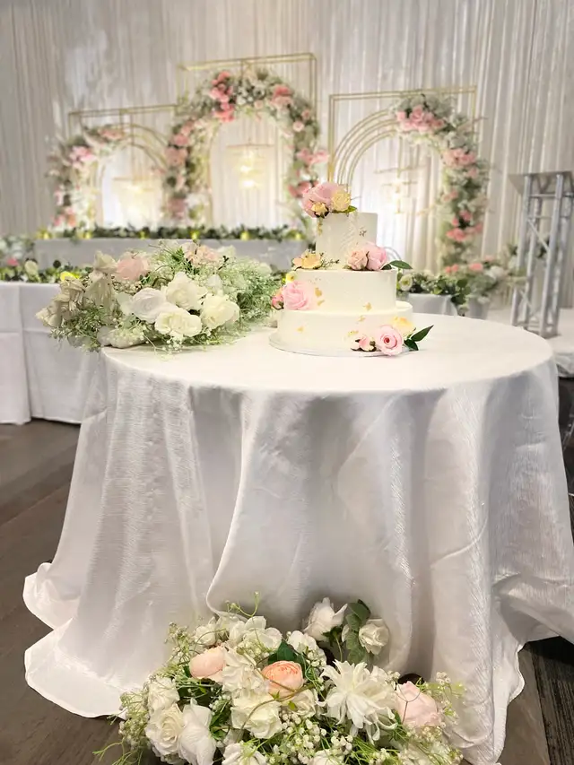 Pink Gold flowers wedding Cakes 140-150 serving beautiful & neat