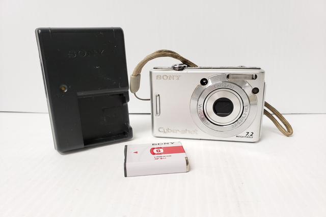 (9924810) Sony DCS-W35 Camera