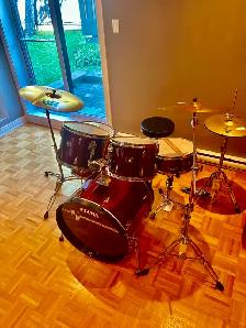 Ensemble complet de Drums TAMA à l’état de neuf! - Photo 4