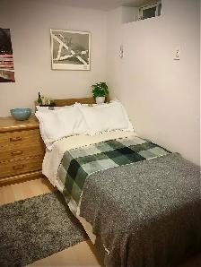 Cozy Private downtown studio for rent at Subway Stn - Photo 4