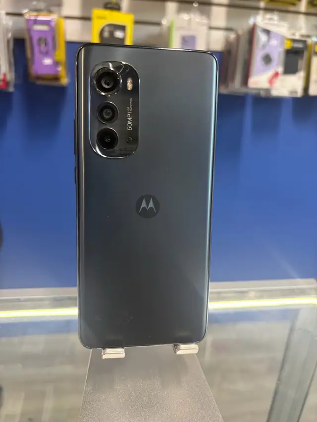 Moto Edge 2022 256gb (Store Warranty)