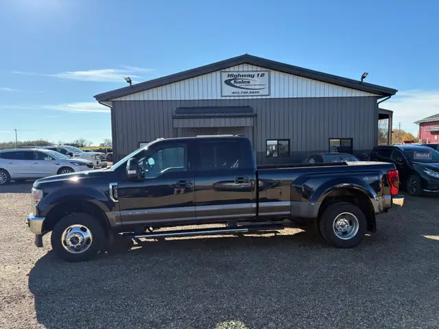 2022 Ford F-350 Lariat Super Crew Long Box Dually Diesel