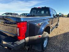 2022 Ford F-350 Lariat Super Crew Long Box Dually Diesel - Photo 4