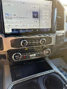 2022 Ford F-350 Lariat Super Crew Long Box Dually Diesel - Photo 15