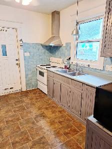 Nov.1 or ASAP-Sunny Rm All Included-Working Male-Long or Short - Photo 9