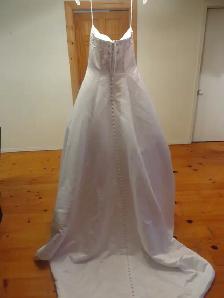 Beautiful Wedding Dress Brand New Never Worn - Photo 4