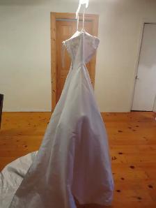Beautiful Wedding Dress Brand New Never Worn - Photo 6