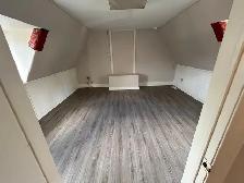 2-Bedroom Apt in Beautiful Heritage Edwardian House w/ Parking - Photo 6