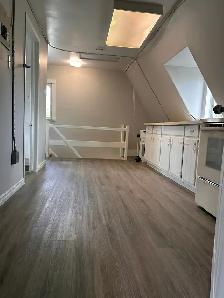2-Bedroom Apt in Beautiful Heritage Edwardian House w/ Parking - Photo 7