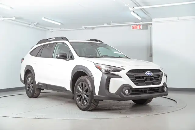 2024 Subaru Outback Onyx // 2.5L, Toit Ouvrant, Mags, Apple Carp