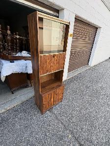 Free delivery used Vintage Mid-Century Modern Bar Cabinet - Photo 3