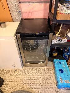 GE Wine Bar Fridge - Works Great! - Photo 2