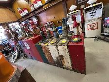 AUCTION - ANTIQUES & COLLECTABLES - SAT. OCT 31, 8 AM - Photo 7