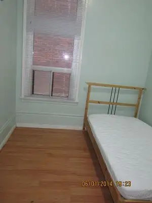 ROOM FOR RENT – CLEAN & SAFE
