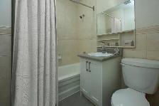Fabulous 2 Bedroom Apartment for Rent in Toronto's Greektown! - Photo 7