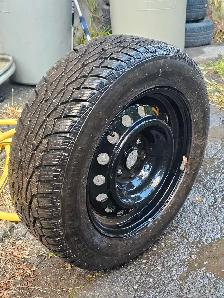 4 pneus d'hiver neuf 195/65 R15 sur roue