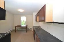 22-077 Bright, spacious flat in the West End - Photo 2
