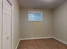 #1221 - 2 Bedroom Lower Level in Westpointe $1400. Now! - Photo 8