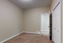 #1221 - 2 Bedroom Lower Level in Westpointe $1400. Now! - Photo 9