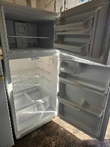 Frigidaire fridge - Photo 2